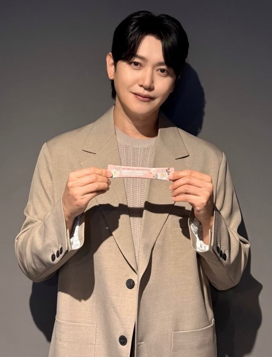 노을 강균성 사진